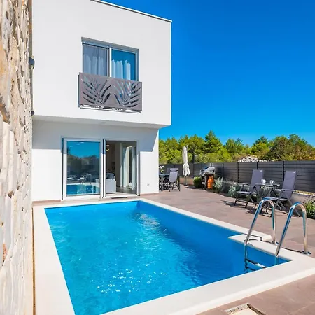 Katrya Luxury *