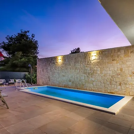 Katrya Luxury