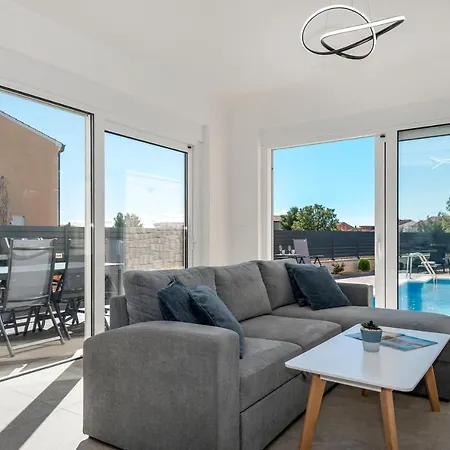 דירה Katrya Luxury וודיצה