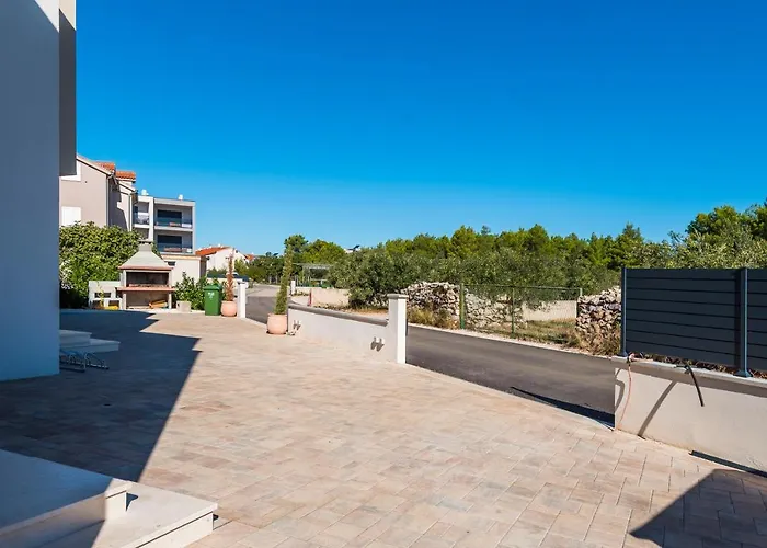 Katrya Luxury * וודיצה